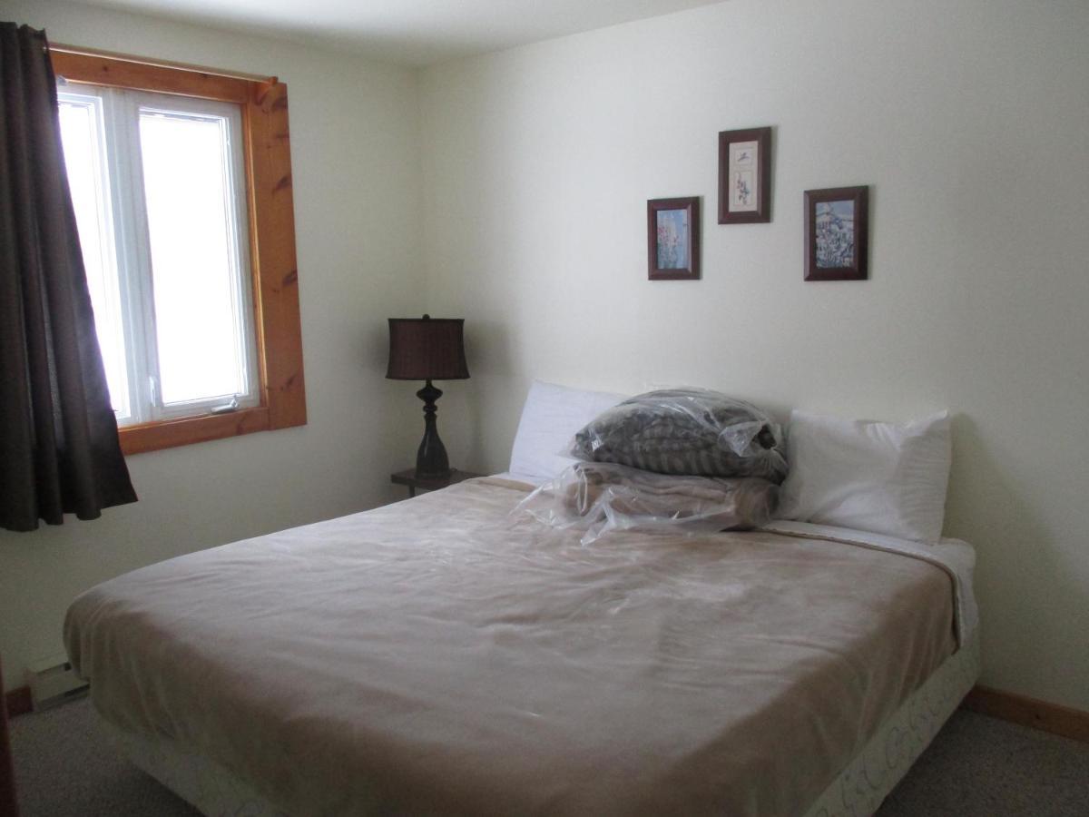 Sauble River Marina And Lodge Resort 萨波海滩 外观 照片