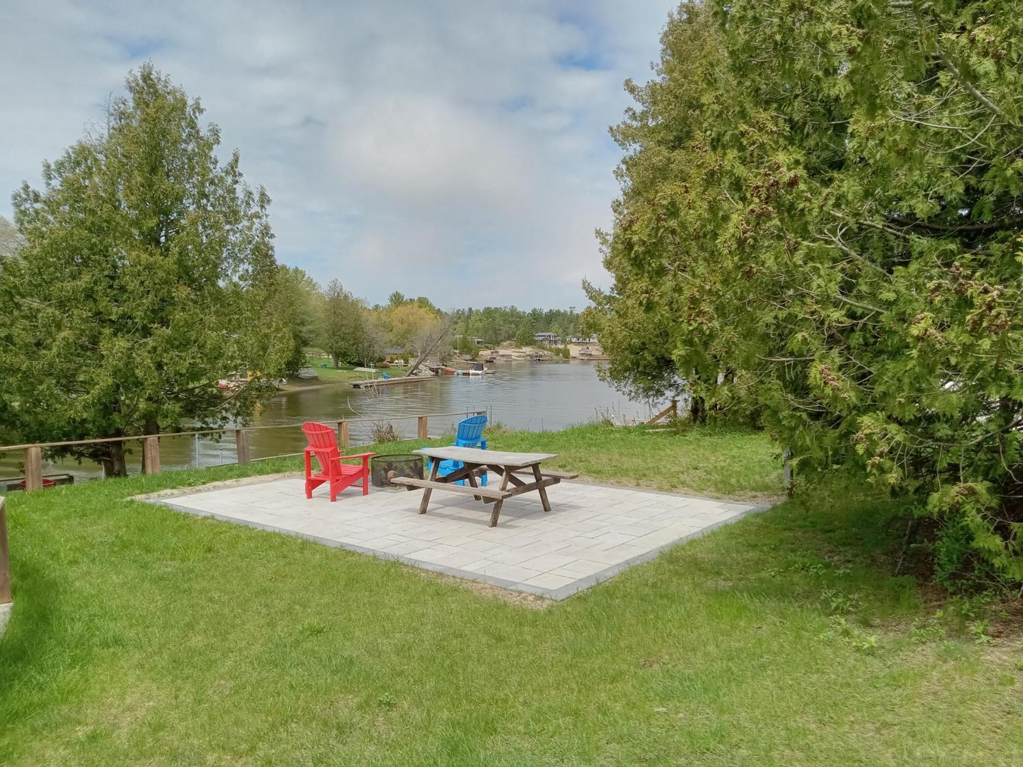 Sauble River Marina And Lodge Resort 萨波海滩 外观 照片