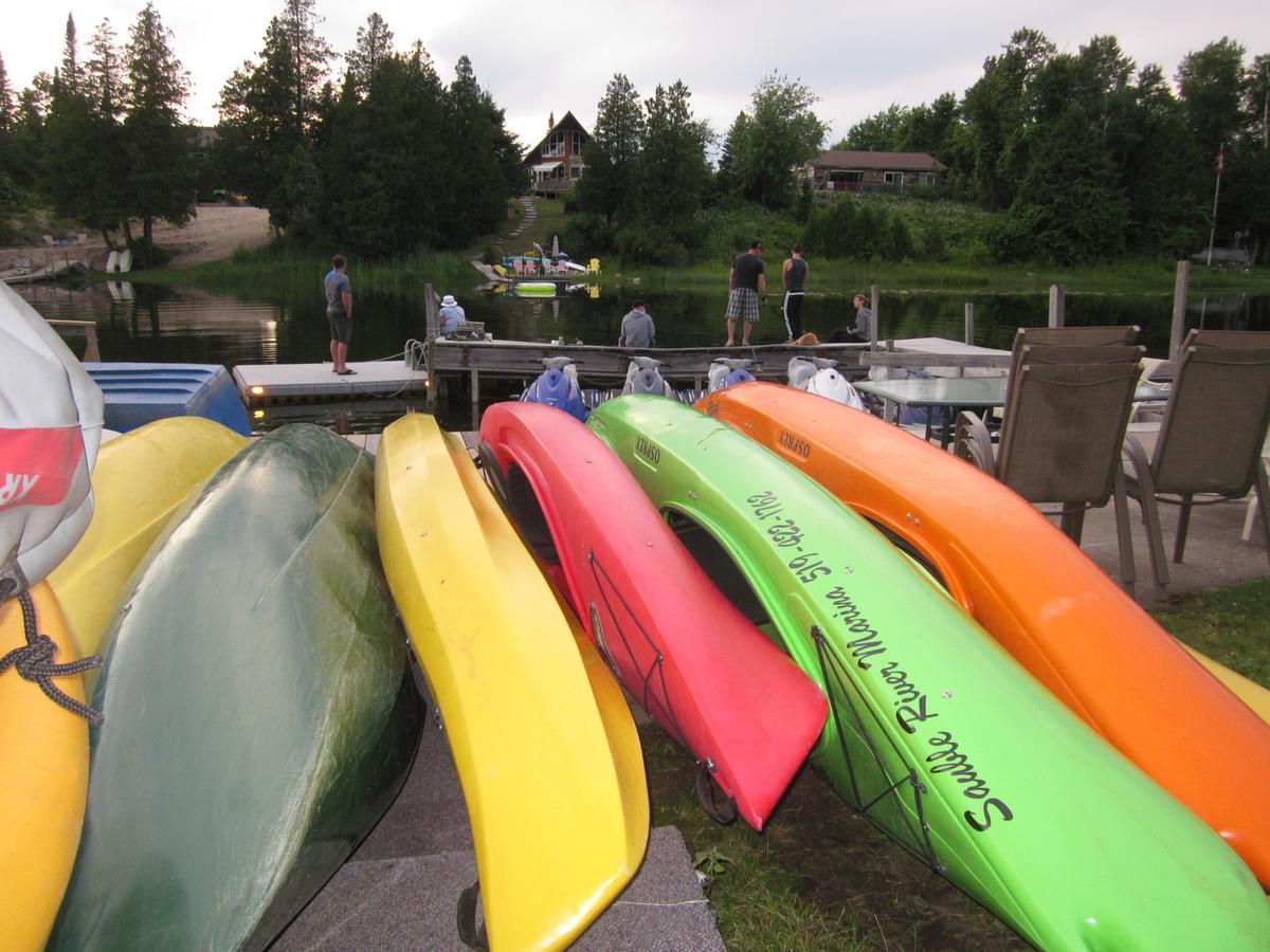 Sauble River Marina And Lodge Resort 萨波海滩 外观 照片