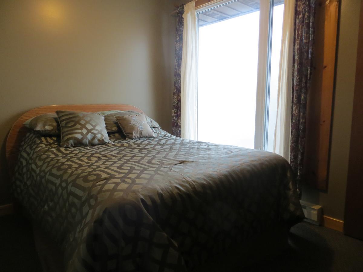 Sauble River Marina And Lodge Resort 萨波海滩 外观 照片