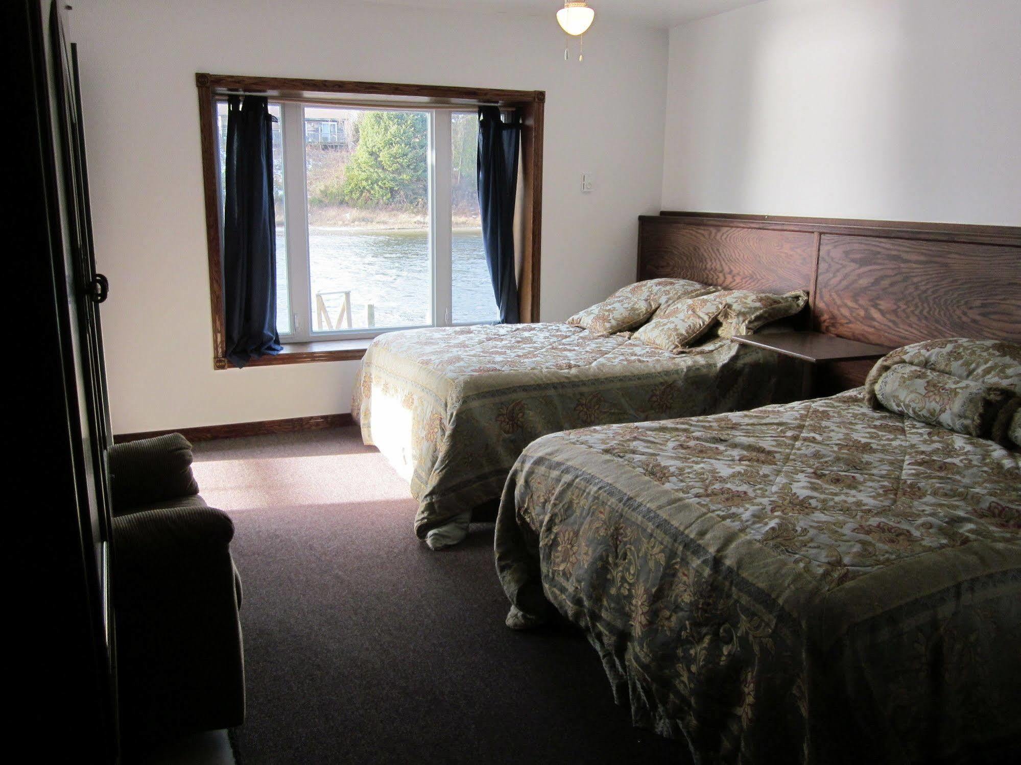 Sauble River Marina And Lodge Resort 萨波海滩 外观 照片