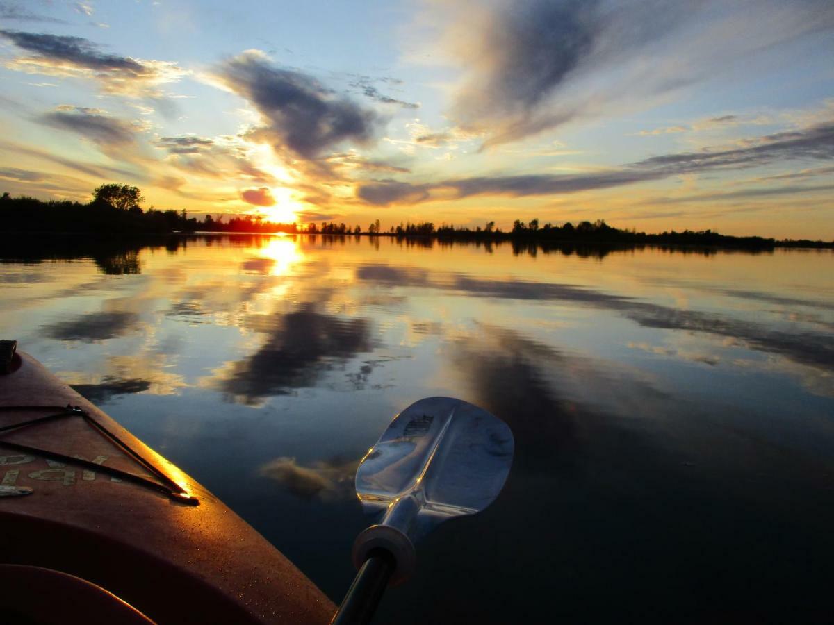 Sauble River Marina And Lodge Resort 萨波海滩 外观 照片